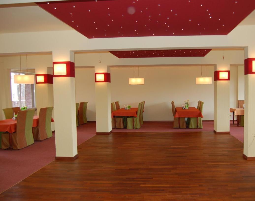 Hotel Europa Giżycko Buitenkant foto